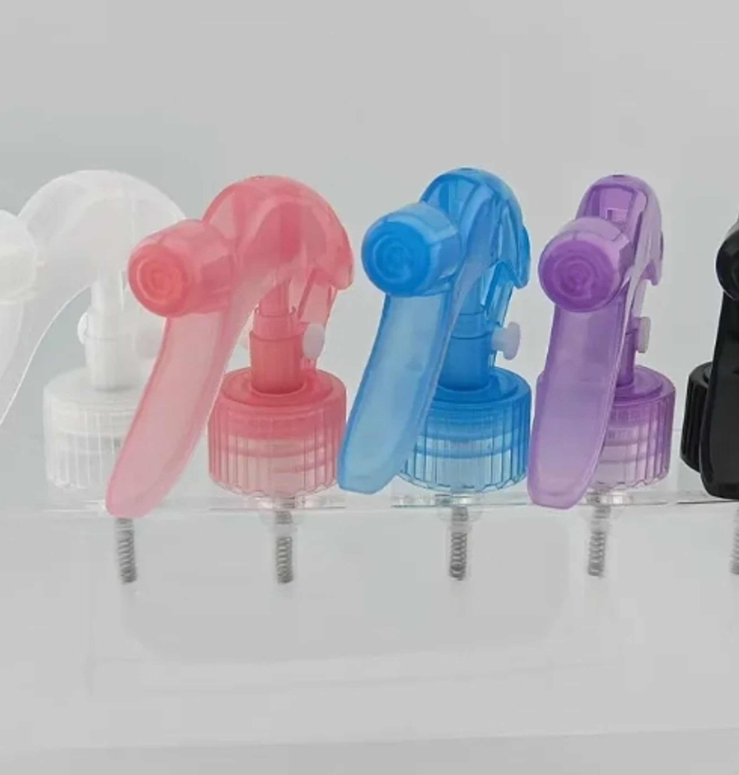 Clear Mini Trigger Sprayer for Household Cleaning - Image 2