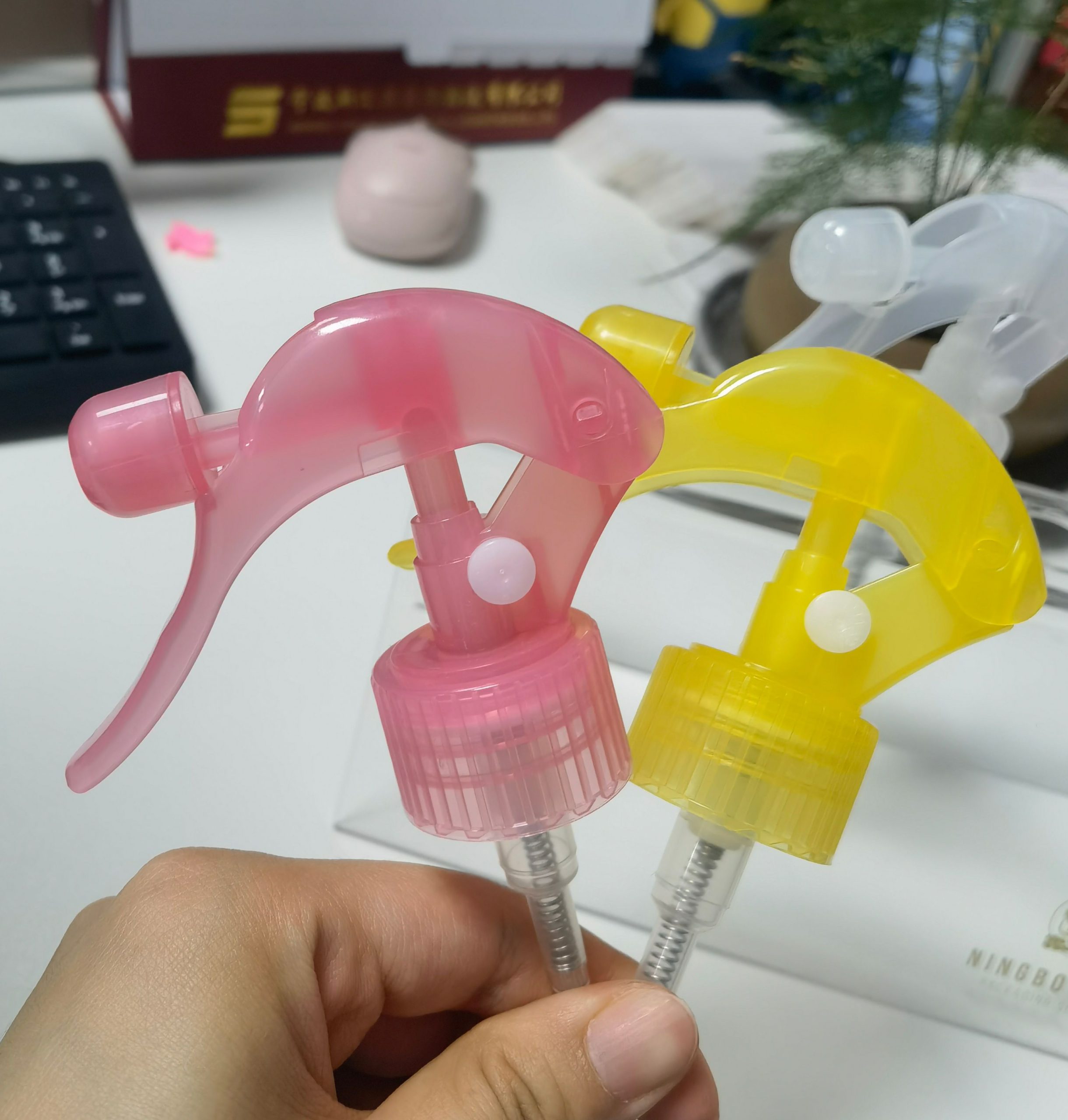 Clear Mini Trigger Sprayer for Household Cleaning - Image 4