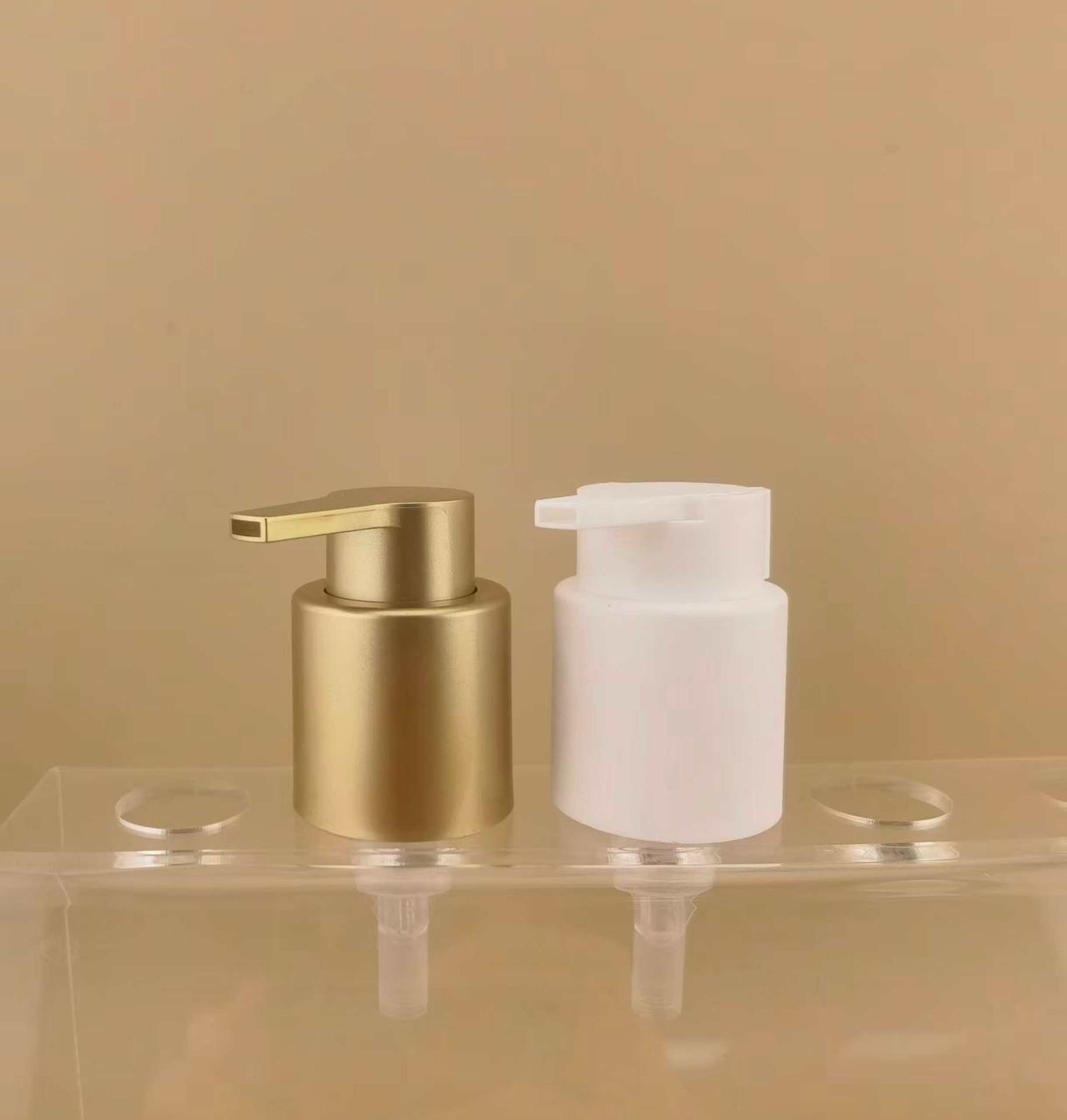White Plastic PP Lotion Pump with Left-Right Lock K702-1 for Female Cosmetic Bottles - Image 2