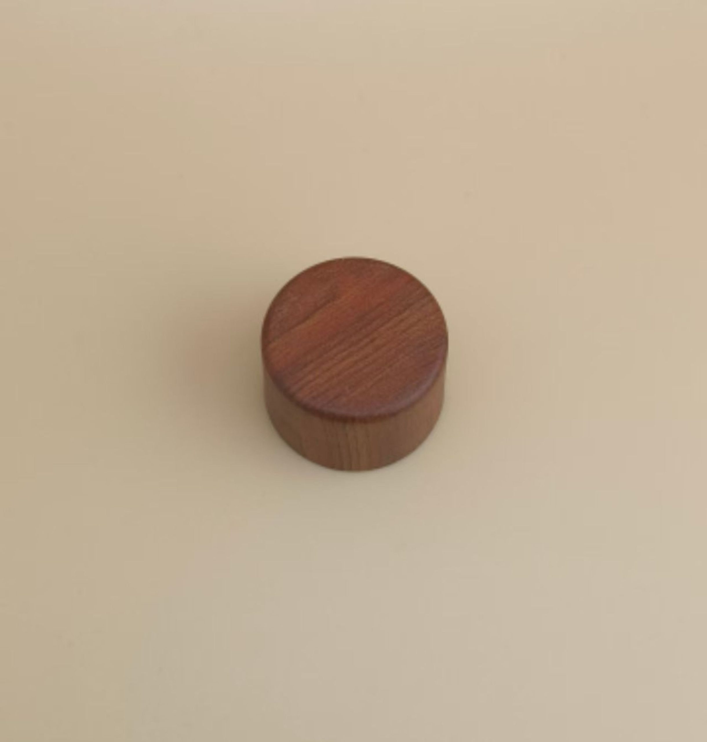 Wood Grain Plastic Round Smooth Cap for Cosmetic Bottles - Image 2