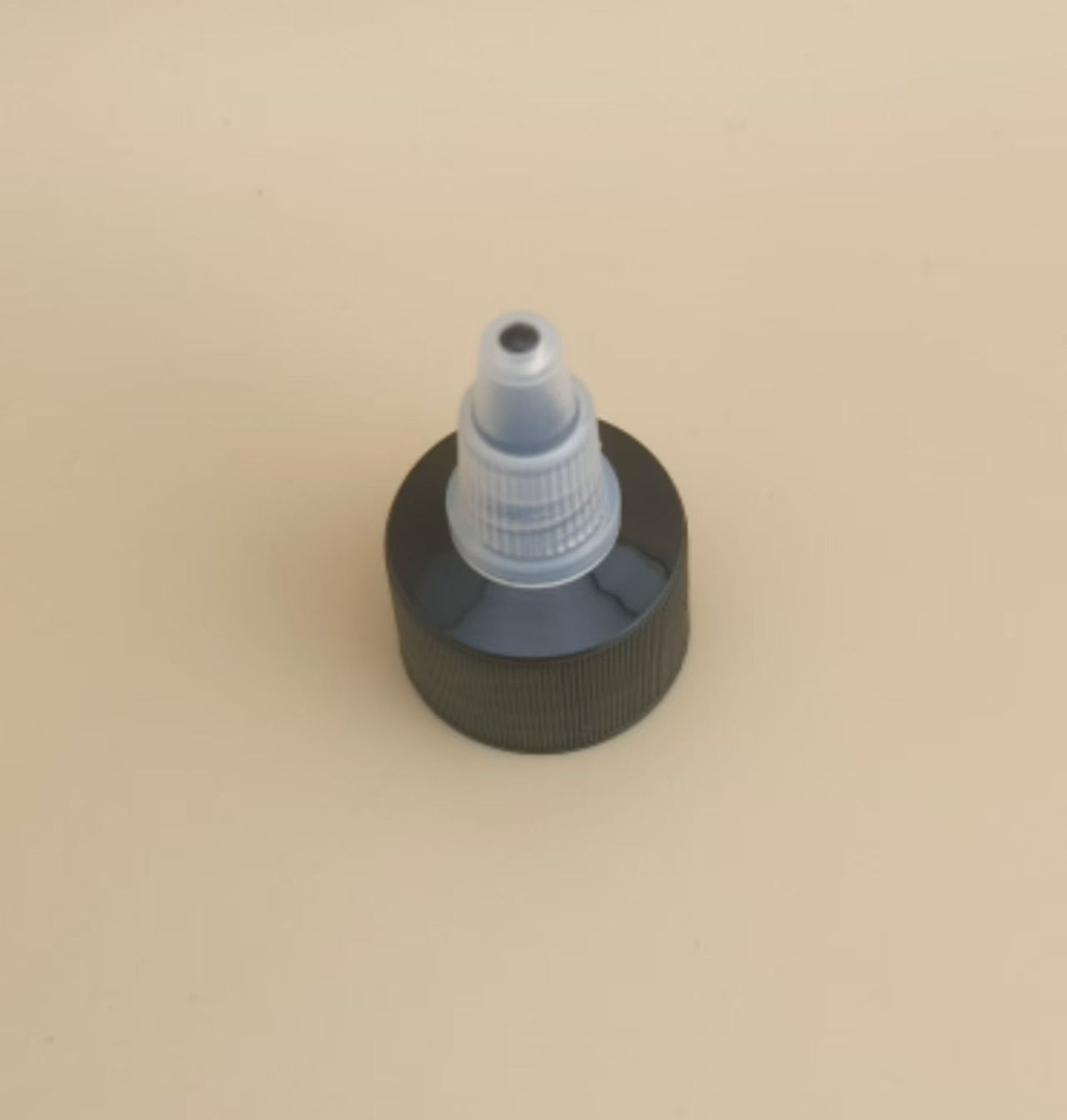 Black Plastic Ribbed Jelly Cap for Paint Bottles