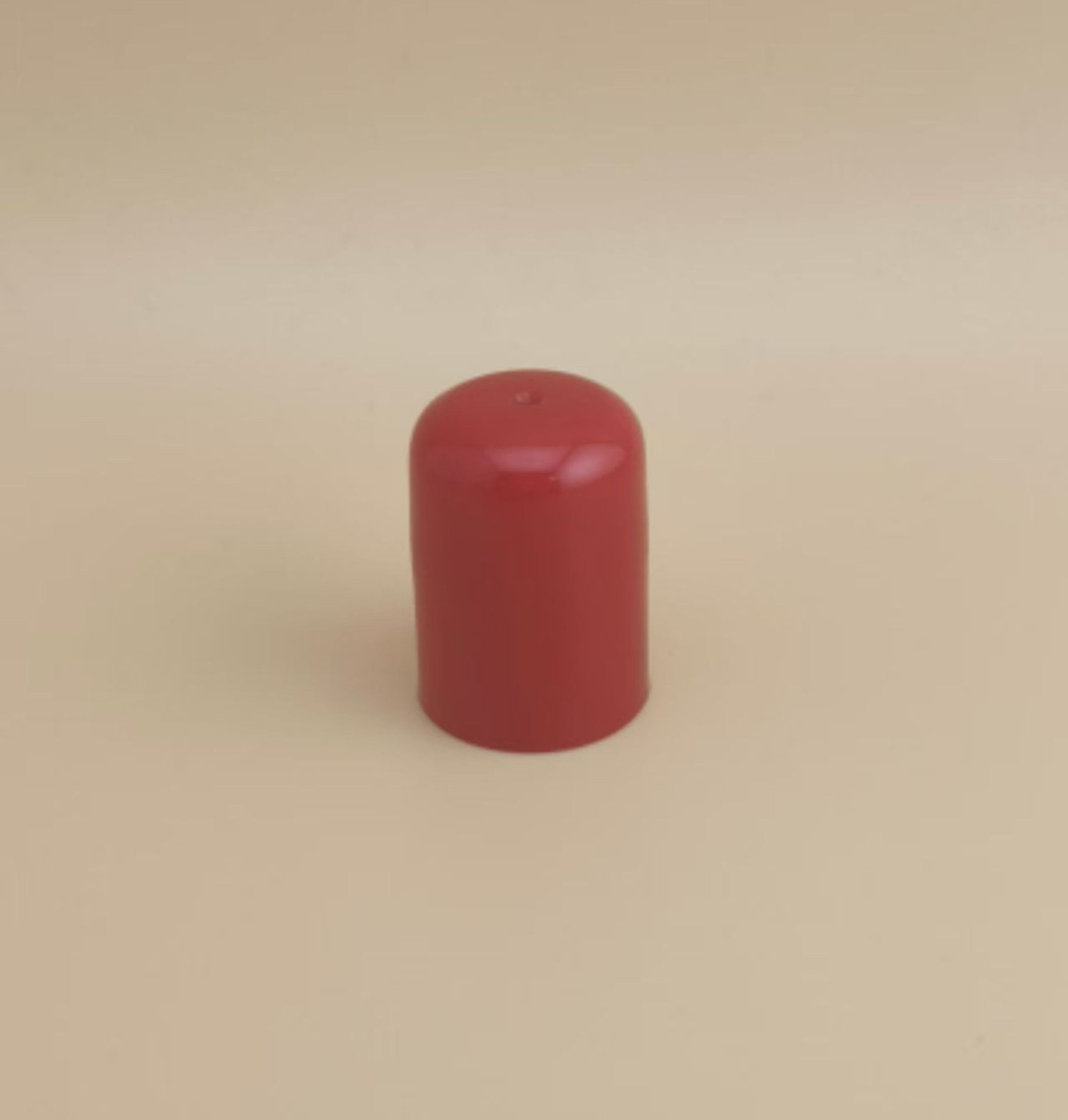 Nice Design Red Plastic Cap for Skincare Bottles