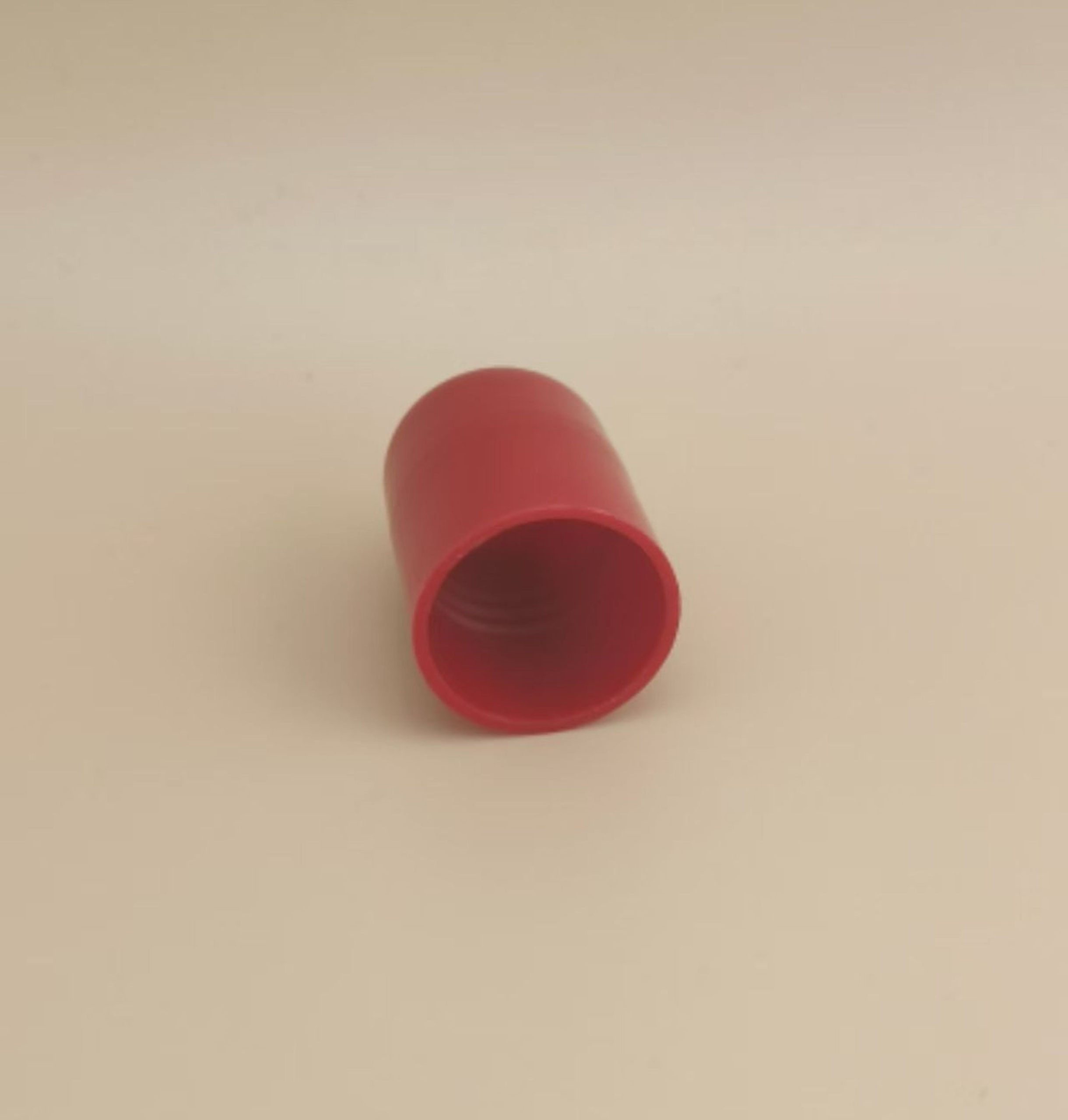 Nice Design Red Plastic Cap for Skincare Bottles - Image 4