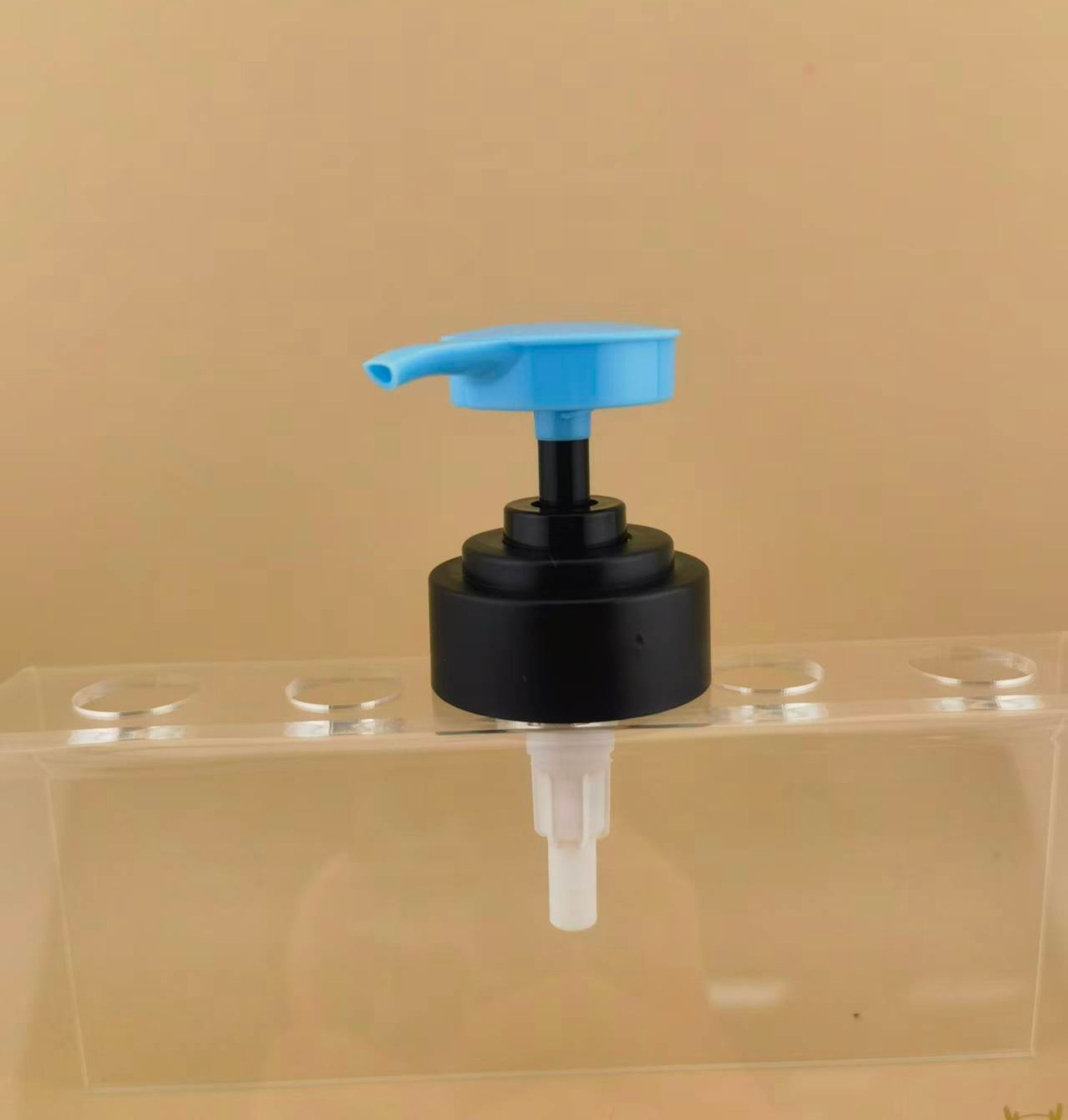 Plastic Sports Cap Silicone Valve Flip Top Leakproof Pantone Body for Cosmetic Packaging Shampoo Pump - Image 3