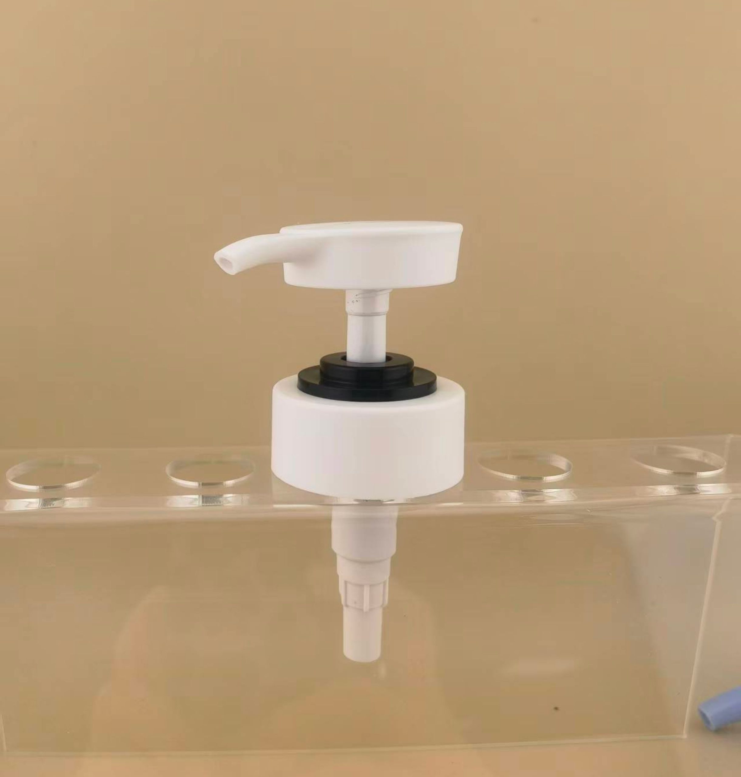 Plastic Sports Cap Silicone Valve Flip Top Leakproof Pantone Body for Cosmetic Packaging Shampoo Pump - Image 4