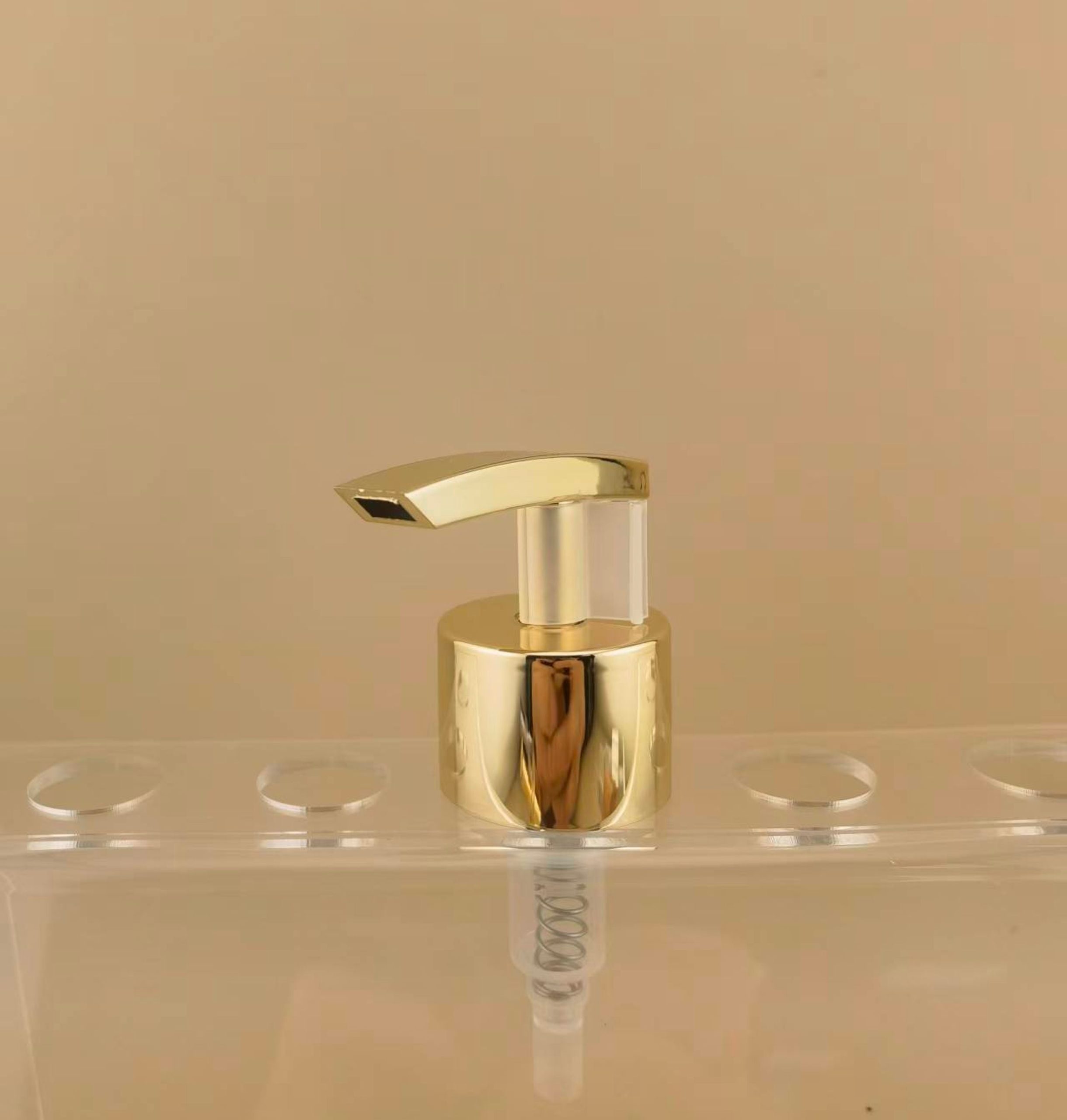 Lotion Pump Plastic Golden Dispenser Pump K1104 for Bottles
